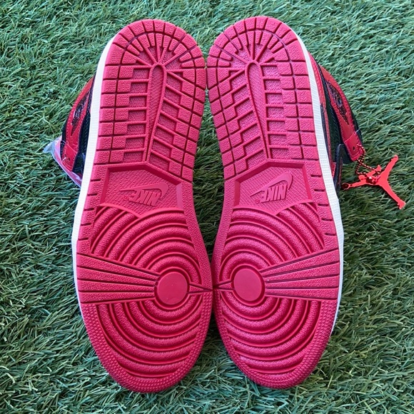 Air Jordan 1 Retro High OG - Picture 5 of 5